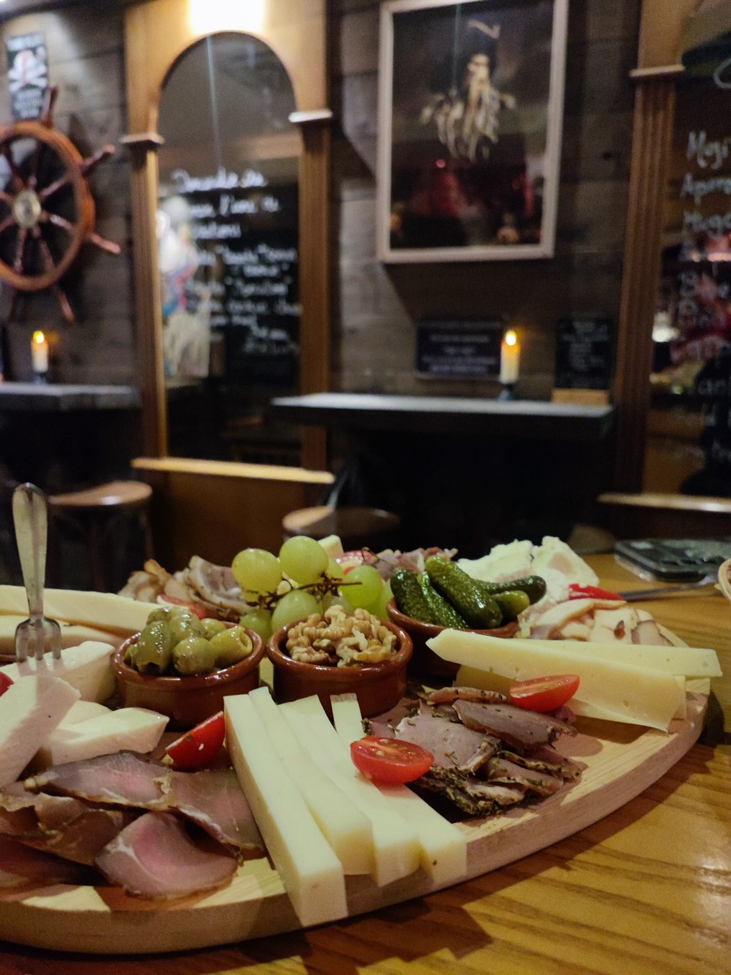 Planche de charcuterie et fromages au Kraken Colmar